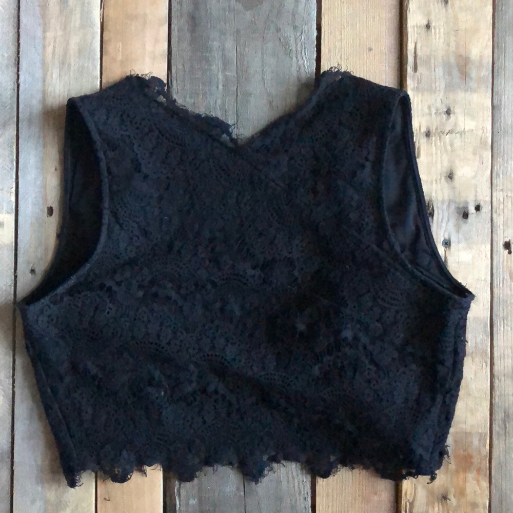 Kimchi Blue Urban Outfitters Lace Crop Top L